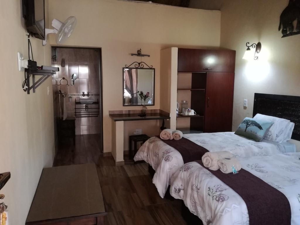 All Over Africa Guest House เคมป์ตัน พาร์ค ภายนอก รูปภาพ