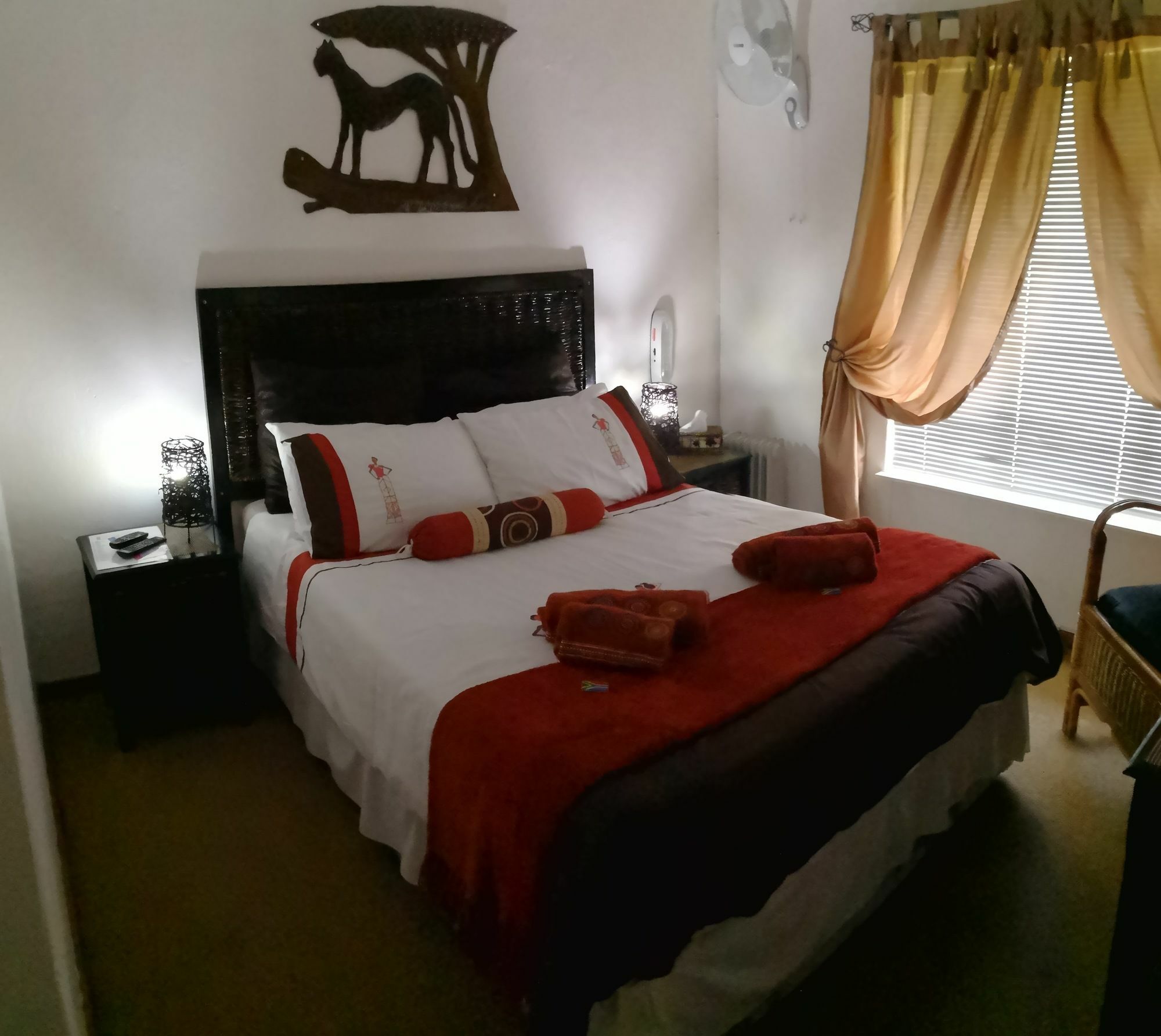All Over Africa Guest House เคมป์ตัน พาร์ค ภายนอก รูปภาพ