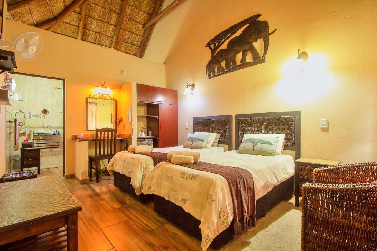 All Over Africa Guest House เคมป์ตัน พาร์ค ภายนอก รูปภาพ