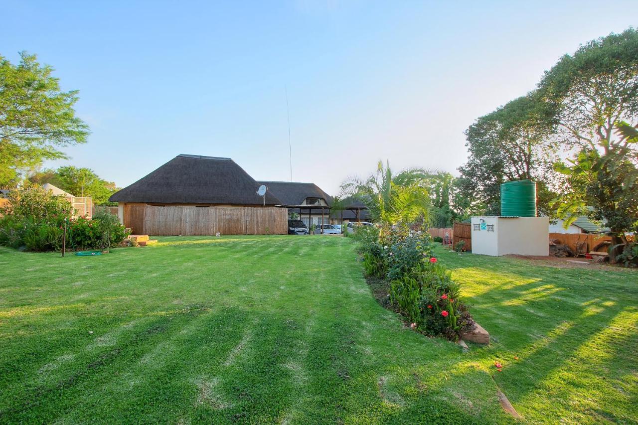 All Over Africa Guest House เคมป์ตัน พาร์ค ภายนอก รูปภาพ