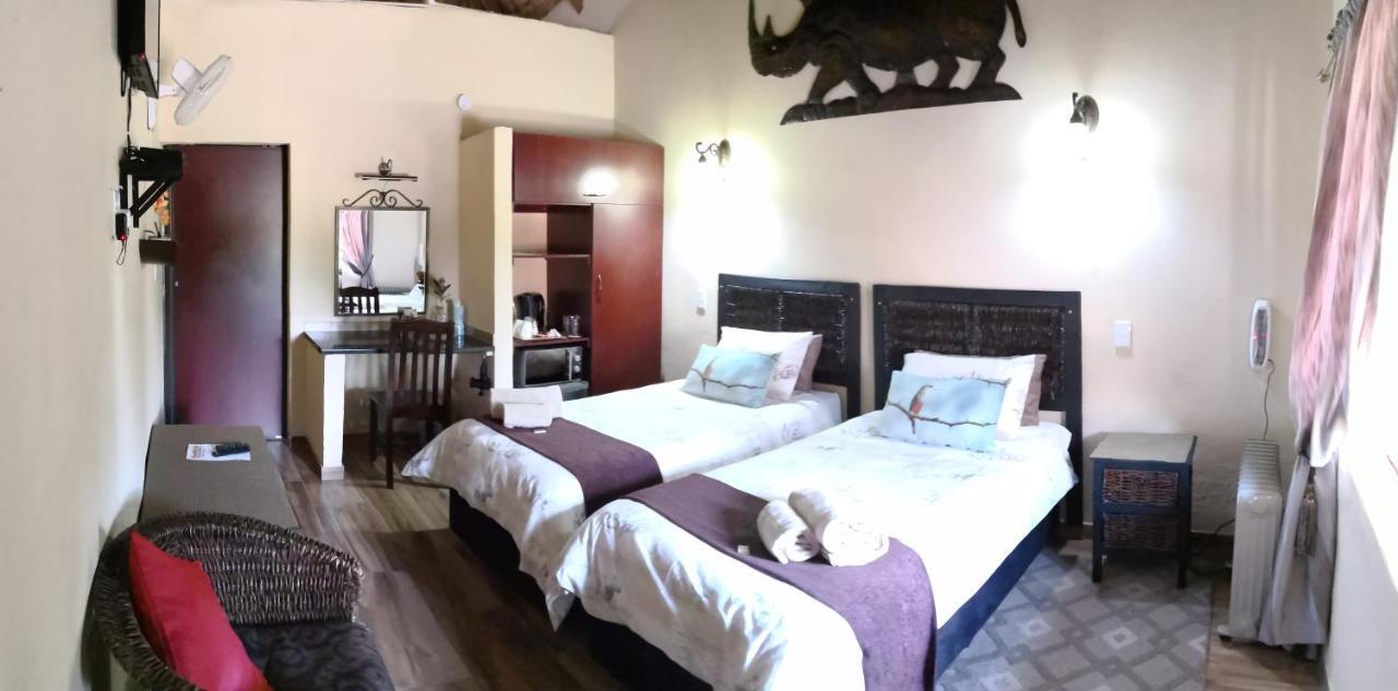All Over Africa Guest House เคมป์ตัน พาร์ค ภายนอก รูปภาพ